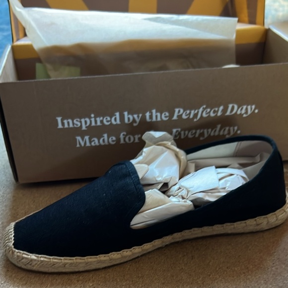 🥿 Soludus Women’s Piping Smoking Slipper | BRAND NEW IN BOX | Size 8-8.5 | $50 - Picture 4 of 7